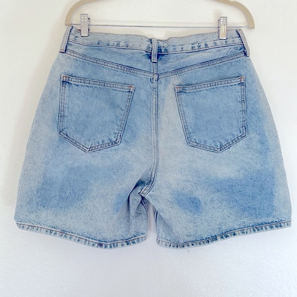 Jean Shorts F21 Crossover button/zipper - Picture 3 of 3
